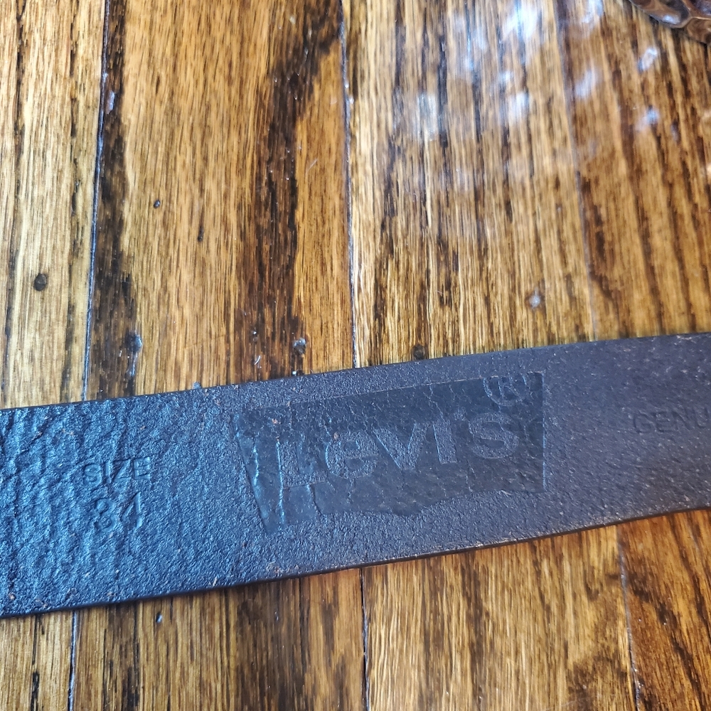 Levi's Nen's Leather Strap - Picture 5 of 9